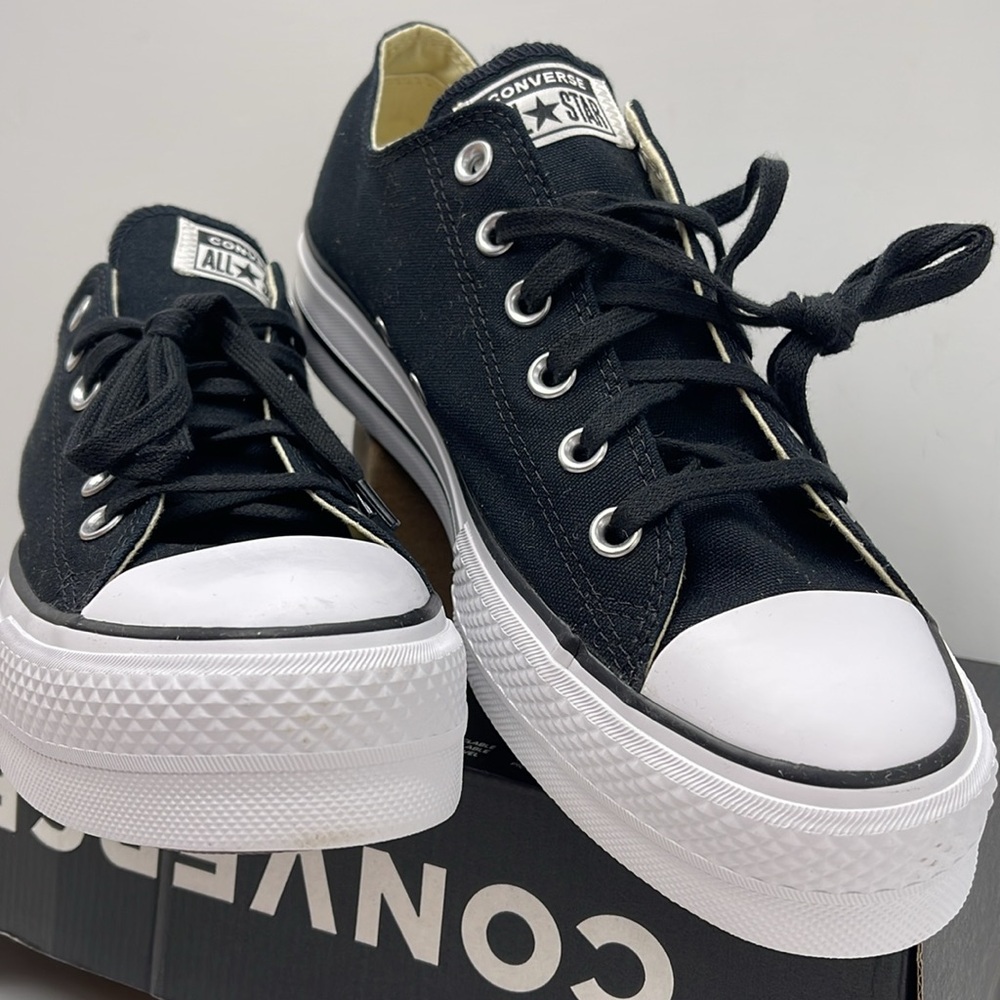 Converse WMNS CTAS LIFT OX
BLACK/WHITE/WHITE 560250C Platforms Sneakers - Picture 7 of 16